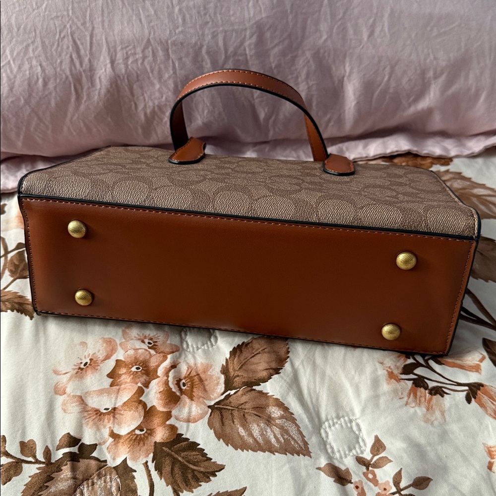 Small Tote Bag - Picture 7 of 11